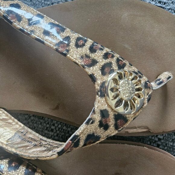 Yellow box Beach Summer Coastal flip flop thongs cheetah gold logo Slides 11 - Picture 6 of 6